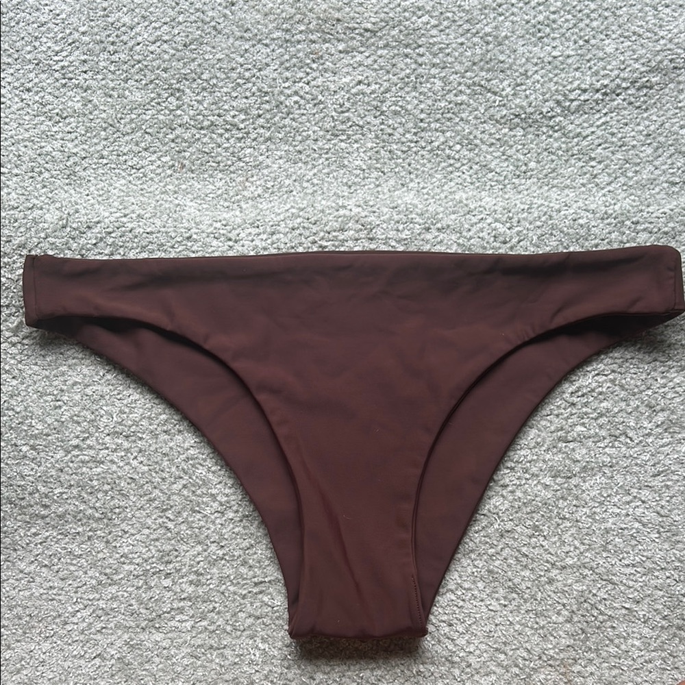 Fused Hawaii brown size medium bottoms.